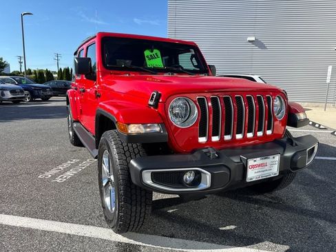 Used 2022 Jeep Wrangler Unlimited Sahara w/ Cold Weather Group AWD/4WD image 8