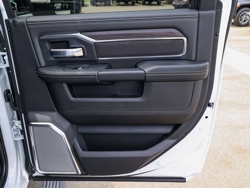 New 2027 RAM 2500 Laramie AWD/4WD image 18