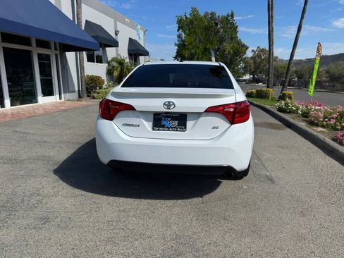 Used 2019 Toyota Corolla SE w/ SE Premium Package FWD image 6