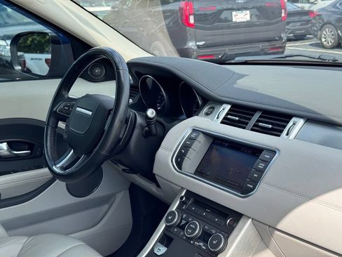 Used 2012 Land Rover Range Rover Evoque Pure Premium w/ Pure Premium Xenon Pkg AWD/4WD image 5