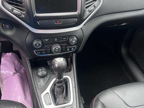 Used 2014 Jeep Cherokee Trailhawk w/ Comfort/Convenience Group image 6