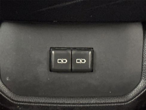 Certified 2023 Toyota Highlander XLE image 39