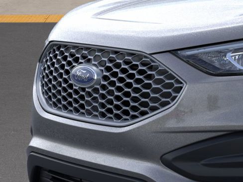 New 2024 Ford Edge SE image 17