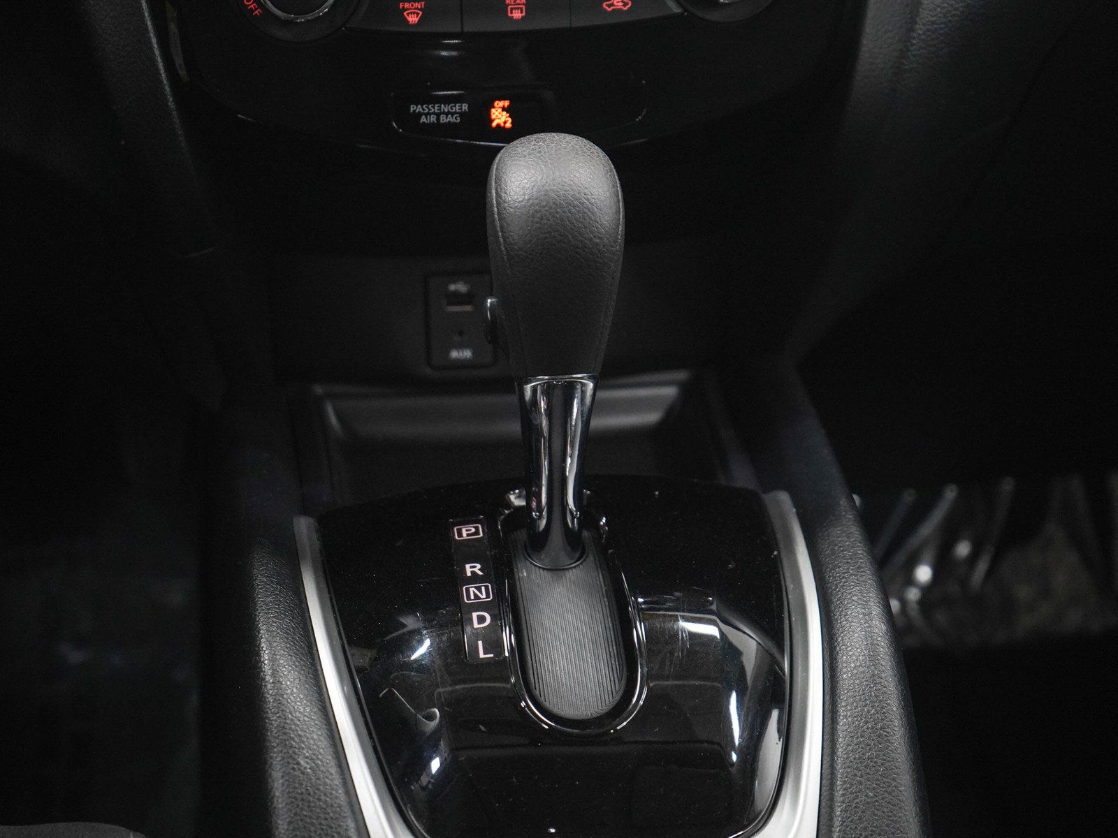 Used 2016 Nissan Rogue S AWD/4WD image 18