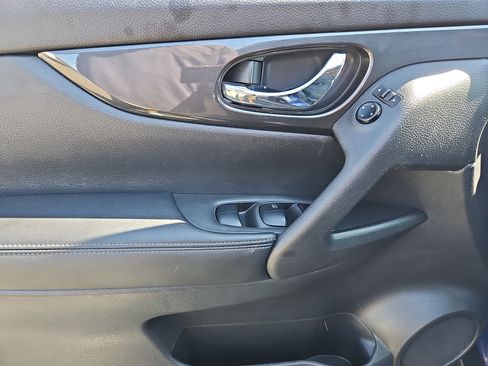 Certified 2019 Nissan Rogue SV AWD/4WD image 12