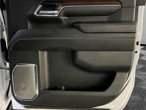 Used 2024 GMC Sierra 3500 Denali image 16