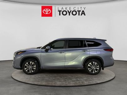 Used 2023 Toyota Highlander XLE