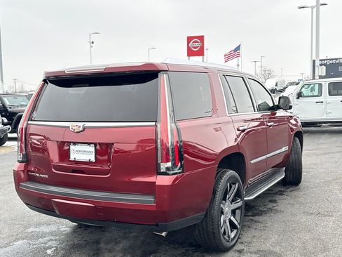 Used 2016 Cadillac Escalade Luxury image 3