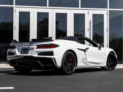 Used 2023 Chevrolet Corvette Z06 w/ Stealth Interior Trim Package image 19