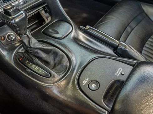 Used 2002 Chevrolet Corvette Convertible w/ Preferred Equipment Group2 image 27