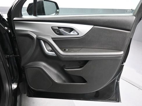 Used 2020 Chevrolet Blazer LT image 38