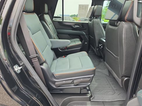 Certified 2025 GMC Yukon AT4 w/ AT4 Premium Plus Package AWD/4WD image 36