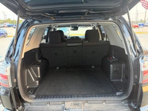 Used 2021 Toyota 4Runner TRD Off-Road AWD/4WD image 17