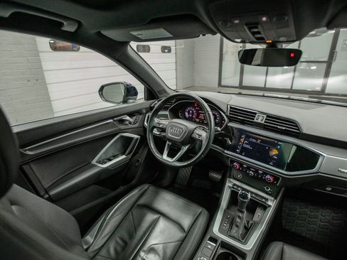 Used 2021 Audi Q3 2.0T Premium w/ Convenience Package image 17