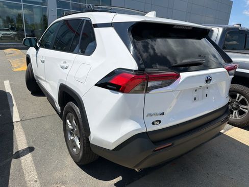 Used 2024 Toyota RAV4 LE AWD/4WD image 7