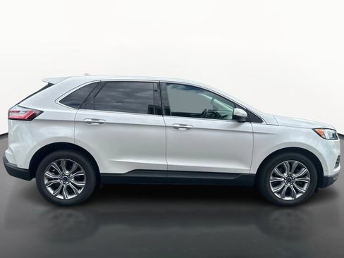 Used 2019 Ford Edge Titanium w/ Equipment Group 301A AWD/4WD image 2