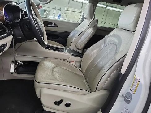 Used 2021 Chrysler Pacifica Limited w/ Premium & Safety Sphere Group image 8