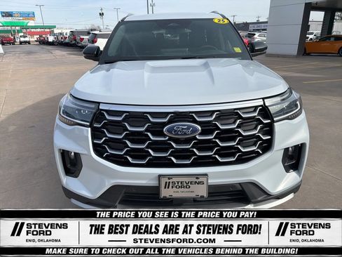 Used 2025 Ford Explorer Platinum w/ LUX Leather Package AWD/4WD image 8