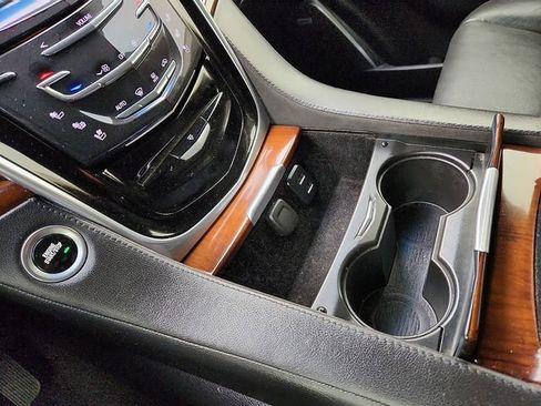 Used 2019 Cadillac Escalade Premium Luxury w/ Escalade Sport Edition image 25