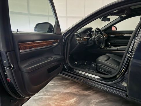 Used 2015 BMW 750Li xDrive AWD/4WD image 16