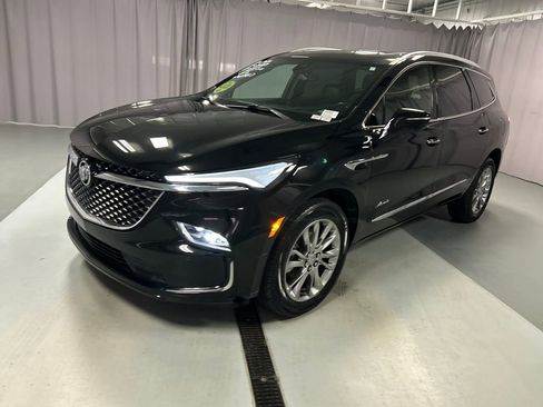Used 2024 Buick Enclave Avenir w/ Avenir Technology Package AWD/4WD image 3