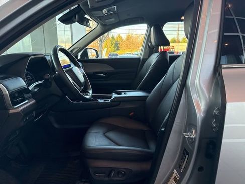 Used 2024 Toyota Grand Highlander Limited image 15