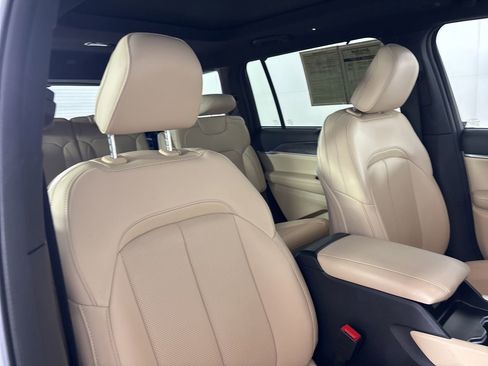 Used 2024 Jeep Grand Cherokee L Limited w/ Luxury Tech Group II image 30