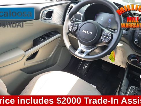 Used 2023 Kia Soul LX w/ Option Group 015 FWD image 27
