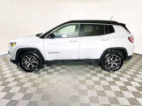Used 2025 Jeep Compass Limited AWD/4WD image 6