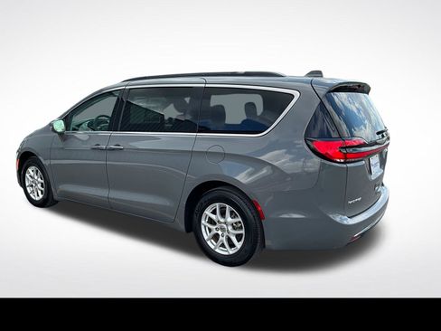 Used 2022 Chrysler Pacifica Touring-L FWD image 13