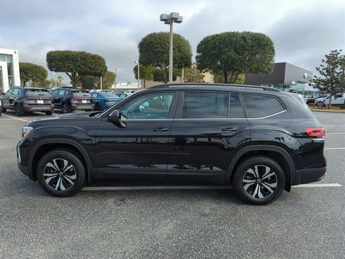 New 2026 Volkswagen Atlas SE image 13