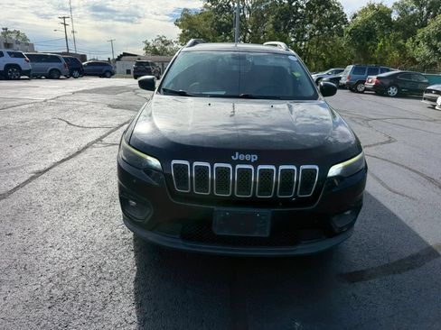 Used 2019 Jeep Cherokee Latitude w/ Popular Appearance Group FWD image 2