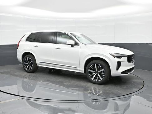 New 2026 Volvo XC90 B5 Core image 1