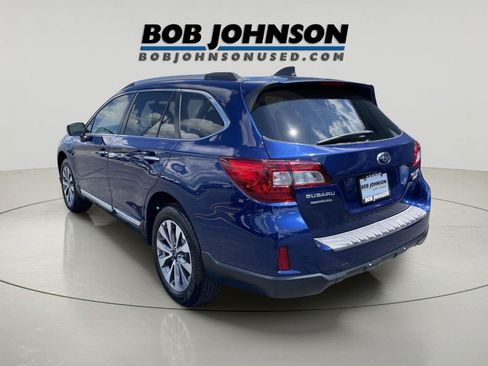 Used 2017 Subaru Outback 2.5i Touring AWD/4WD image 5