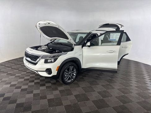 Used 2023 Kia Seltos S AWD/4WD image 12