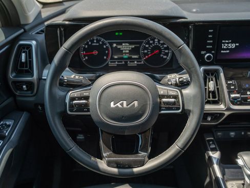 Used 2023 Kia Sorento S w/ Panoramic Sunroof Package FWD image 27