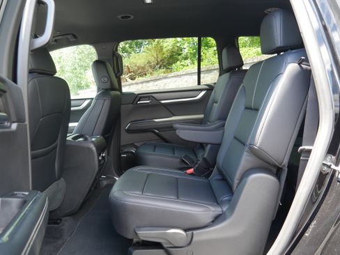 Certified 2026 GMC Acadia Elevation w/ Black Edition AWD/4WD image 16