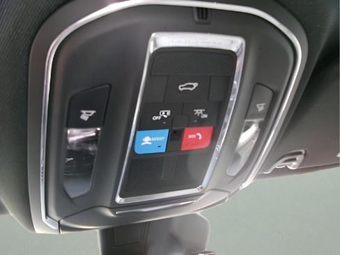 Used 2025 Jeep Wagoneer 4WD image 16