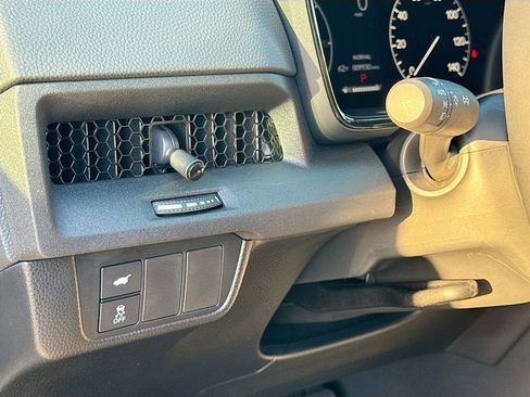 Used 2025 Honda CR-V Sport-L image 11