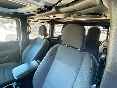 Used 2021 Jeep Wrangler Unlimited Sport image 23