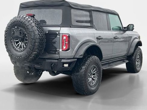 Used 2022 Ford Bronco Badlands image 5