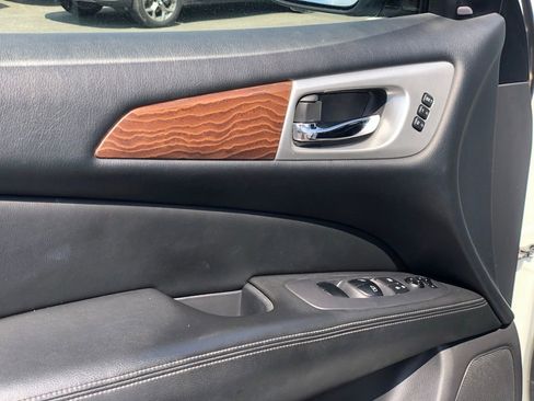 Certified 2020 Nissan Pathfinder Platinum image 15