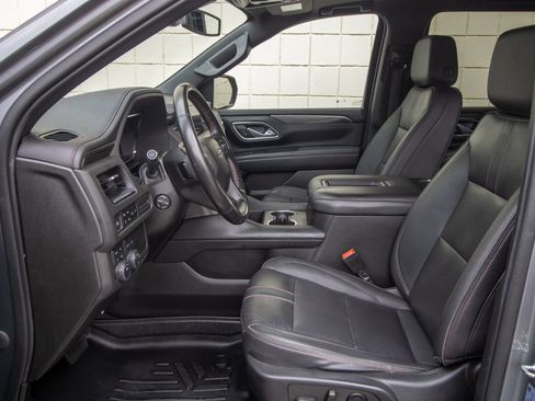Used 2022 Chevrolet Suburban RST w/ Luxury Package AWD/4WD image 14