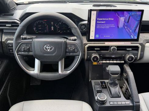 Certified 2025 Toyota Tacoma Limited AWD/4WD image 10