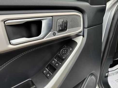 Used 2021 Ford Explorer Limited w/ Equipment Group 301A image 22