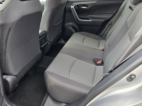 Used 2020 Toyota RAV4 XLE FWD image 11