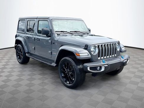 Used 2023 Jeep Wrangler Unlimited Sahara w/ Cold Weather Group AWD/4WD image 4