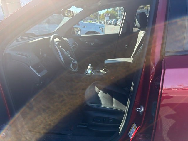 Used 2024 GMC Terrain SLT w/ LPO, Floor Liner Package AWD/4WD image 10