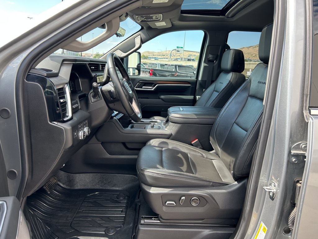 Used 2026 GMC Sierra 3500 Denali w/ Denali Reserve Package AWD/4WD image 8