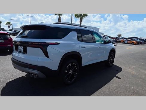 New 2026 Chevrolet Traverse LT w/ Sun and Wheel Package image 24